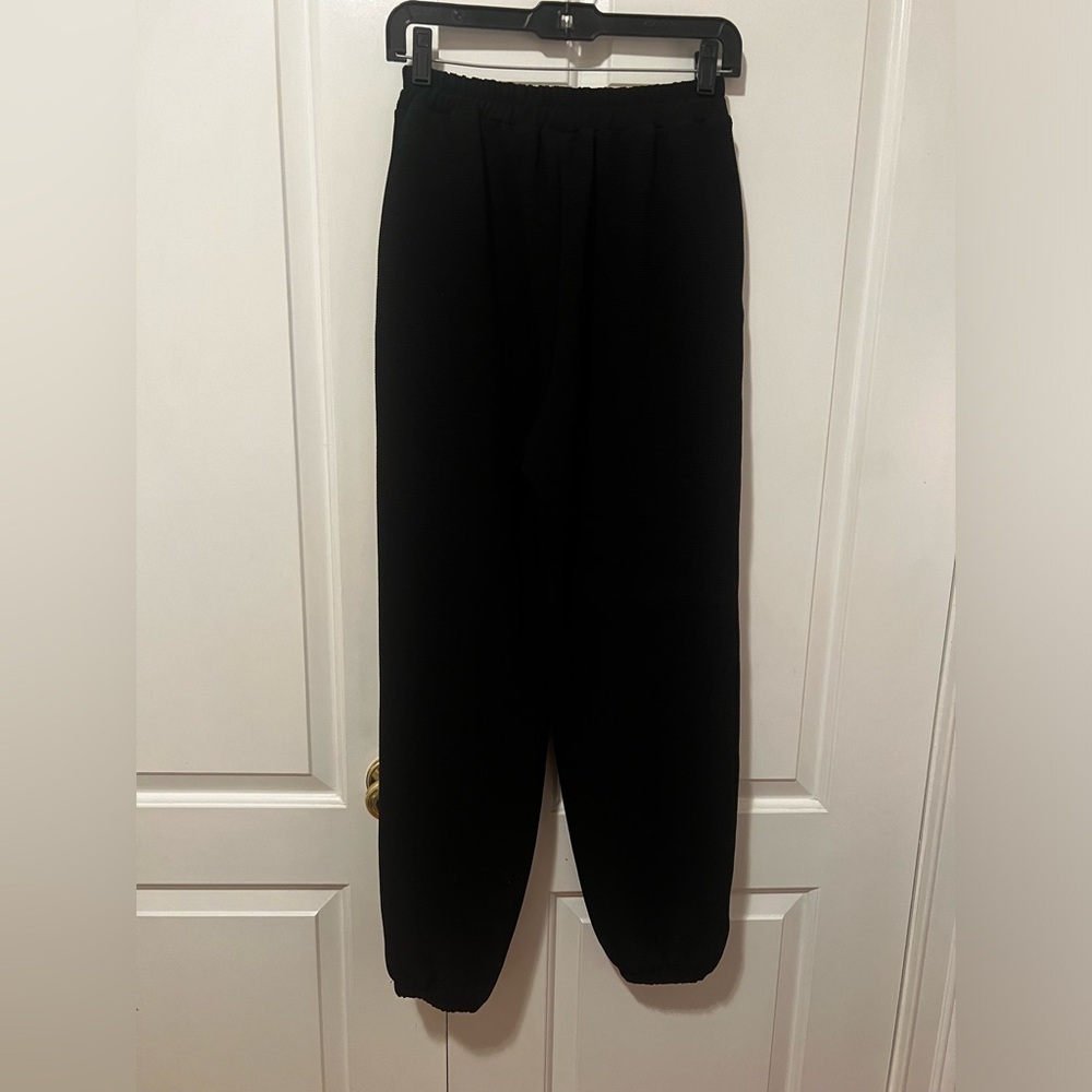 Black lounge pants: stretchy, thick, and comfortable